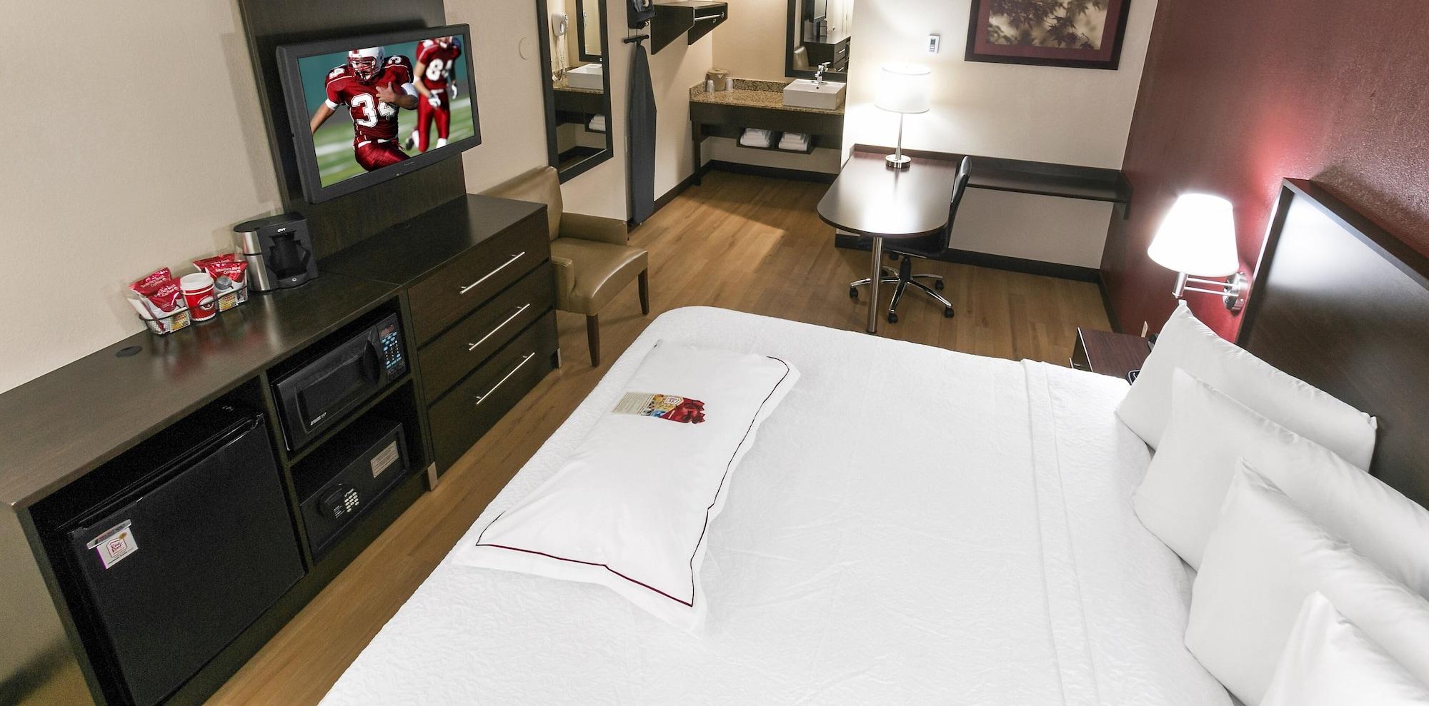 Red Roof Inn Plus+ Philadelphia Airport Essington Dış mekan fotoğraf