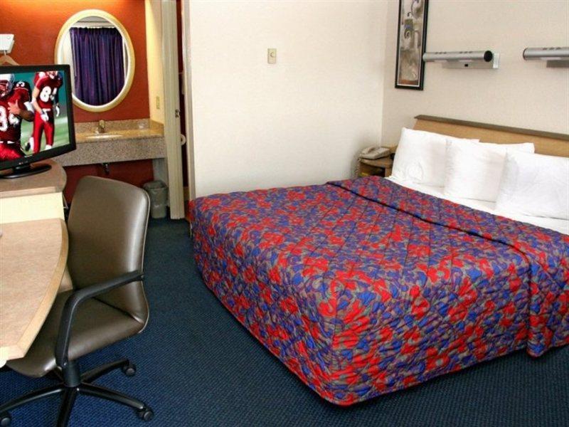 Red Roof Inn Plus+ Philadelphia Airport Essington Oda fotoğraf